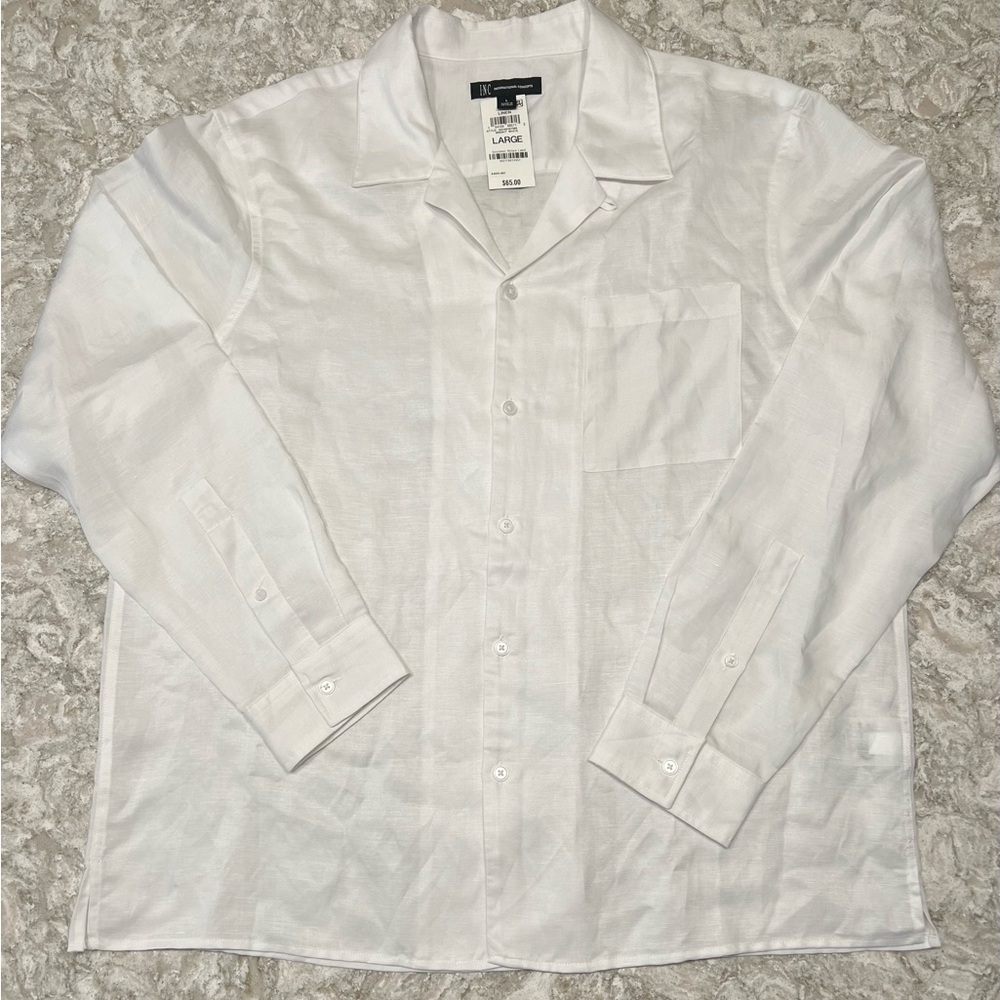 Men’s white linen button up